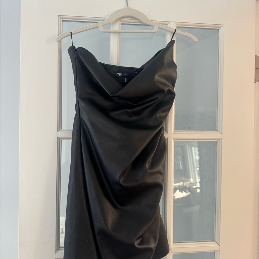 Zara Elegant Black fauxleather mini